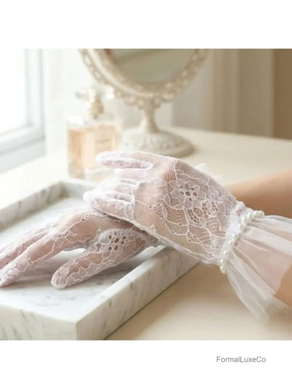 Short Lace Gloves with Pearls, Vintage Tulle Mesh Bridal Gloves for Wedding Tea
